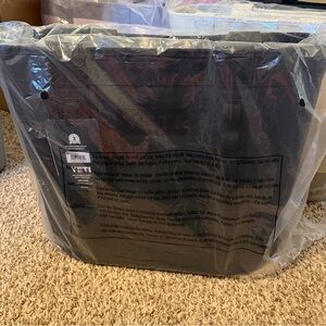 (SOLD OUT ON YETI!) NWT YETI Camino 35 Carryall Tote Bag - Black BRAND NEW